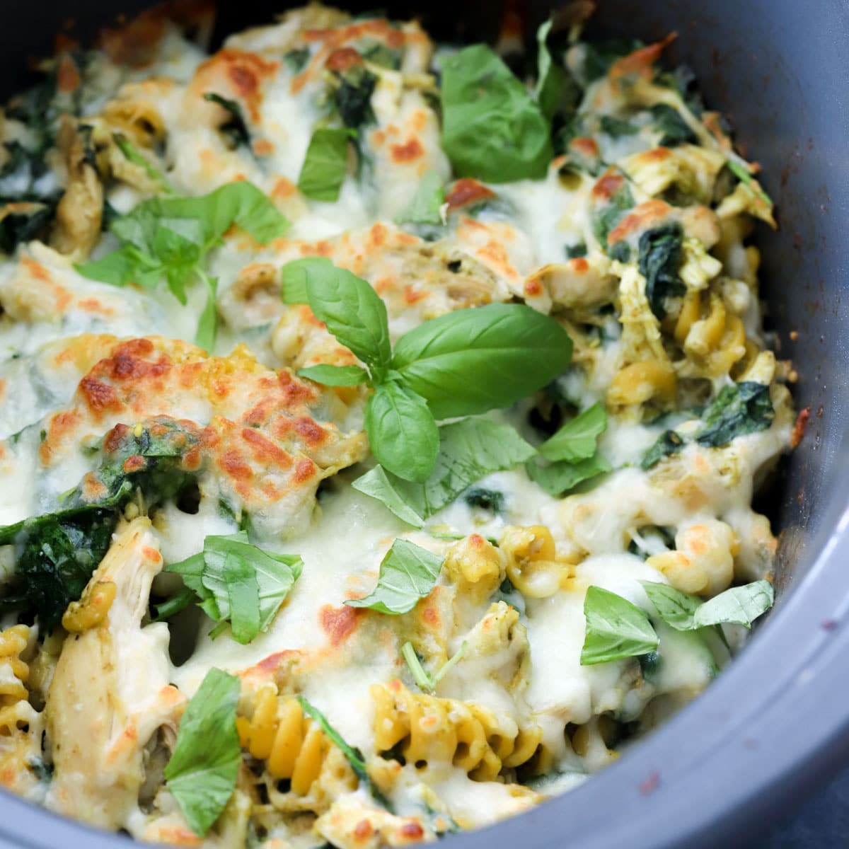 Slow Cooker Pesto Chicken Pasta