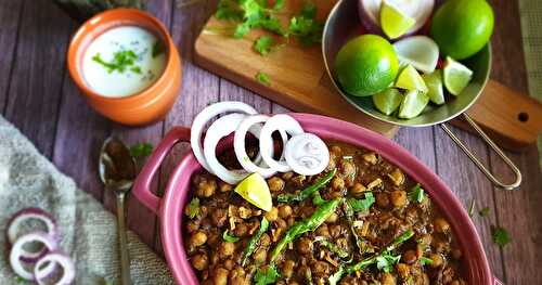 AMRITSARI PINDI CHOLE (Chick Peas Cooked with Spices)