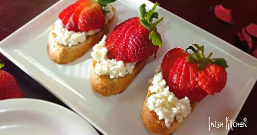 STRAWBERRY CHEESE TOAST
