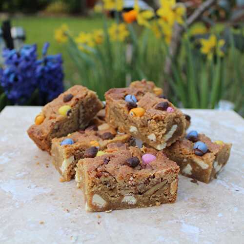 Salted blondies – with pecans and macadamias