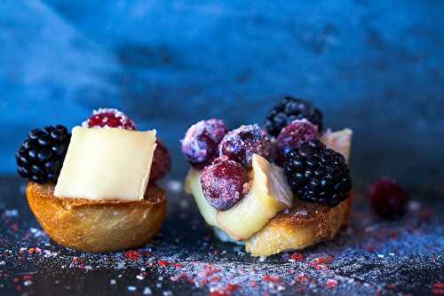 Sparkling Cranberry and Brie Crostini