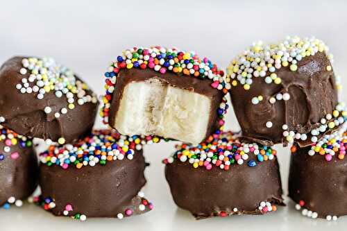 Chocolate Dipped Frozen Banana Bites With Sprinkles
