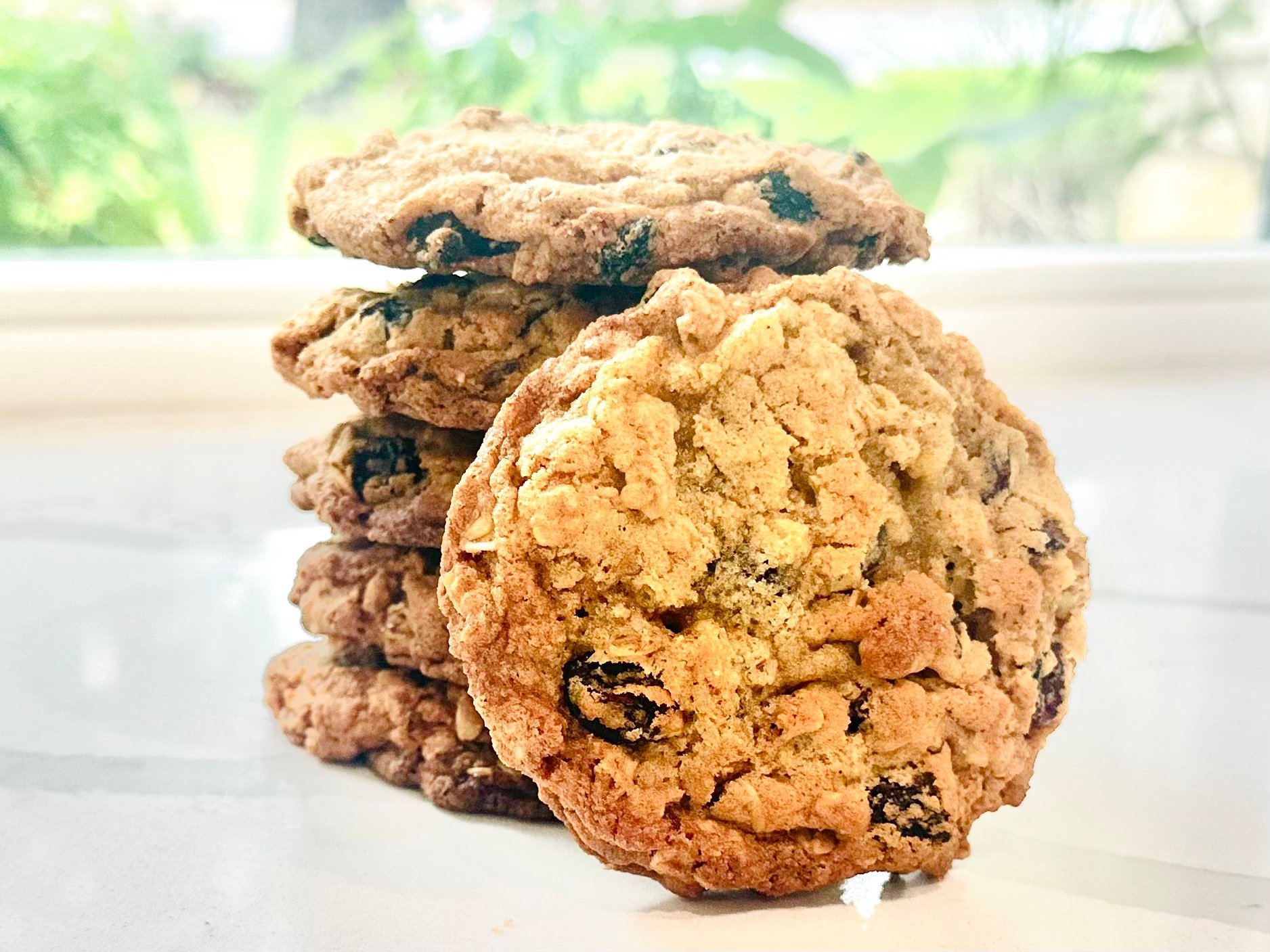 Chewy Old-Fashioned Oatmeal Raisin Cookies Recipe