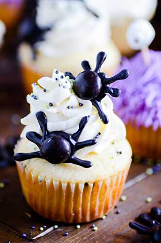Black Widow Spider Cupcakes for Halloween - Keat's Eats