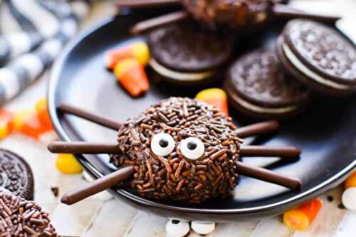Easy Halloween Spider Cookies - Keat's Eats Family Recipes