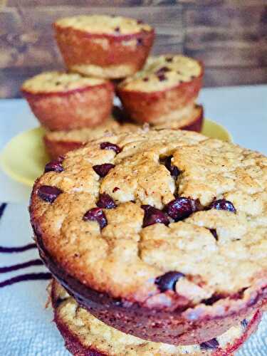 Gluten, Dairy, Refined Sugar Free Chocolate Chip Banana Oat Muffins - Keat's Eats