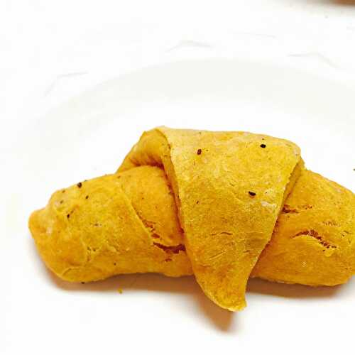 Pumpkin Crescent Rolls - Keat's Eats