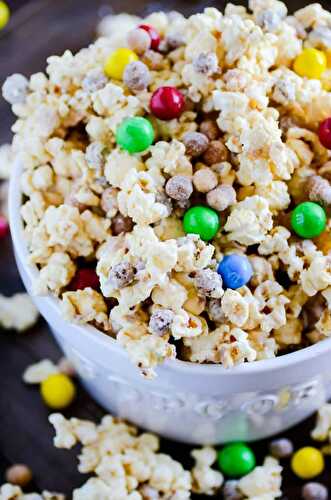 Ultimate Peanut Butter Popcorn Snack Mix - Keat's Eats
