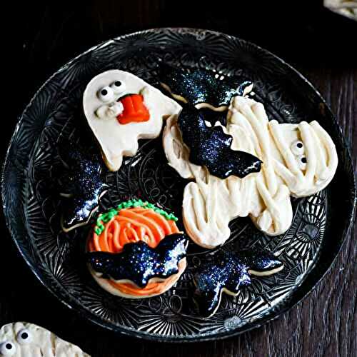 Halloween Sugar Cookies Decorating Ideas + Recipe