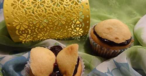 CUPCAKES À LA CONFITURE / JAM CUPCAKES / CUPCAKES CON MERMELADA / كاب كيك بالمربى