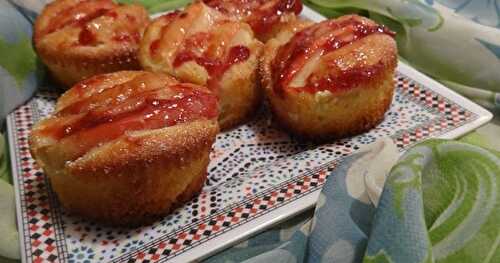 MUFFINS AUX POMMES / APPLE MUFFINS / MUFFINS DE MANZANAS / مافن التفاح