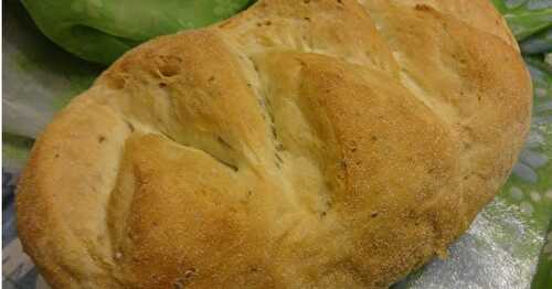 PAIN DE LA SEMAINE: PAIN AUX GRAINES D’ANIS / BREAD OF THE WEEK: ANISE SEEDS BREAD / PAN DE LA SEMANA: PAN DE SEMILLLAS DE ANIS / خبز الاسبوع : خبز بذور اليانسون (النافع)