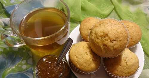 PETITS GÂTEAUX À LA CONFITURE / JAM MUFFINS / MAGDALENAS CON MERMELADA / مافن بالمربى  