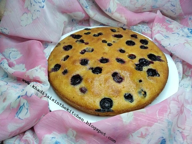 GÂTEAU AU CITRON VERT ET AUX BLEUETS / LIME BLUEBERRY CAKE / BIZCOCHO DE LIMA Y ARÁNDANOS / كيكة التوت الازرق و الليمون الاخضر