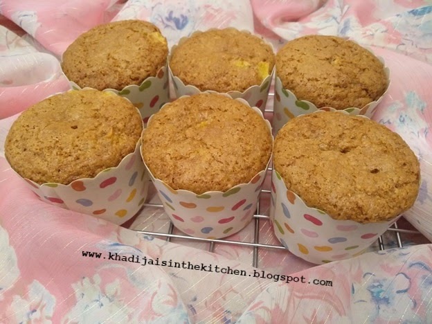 PETITS GÂTEAUX À LA FARINE DE BLÉ ET À L’ANANAS / WHOLE WHEAT AND PINEAPPLE MUFFINS / MAGDALENAS DE HARINA DE TRIGO Y PIÑA /مافن دقيق القمح و الاناناس  