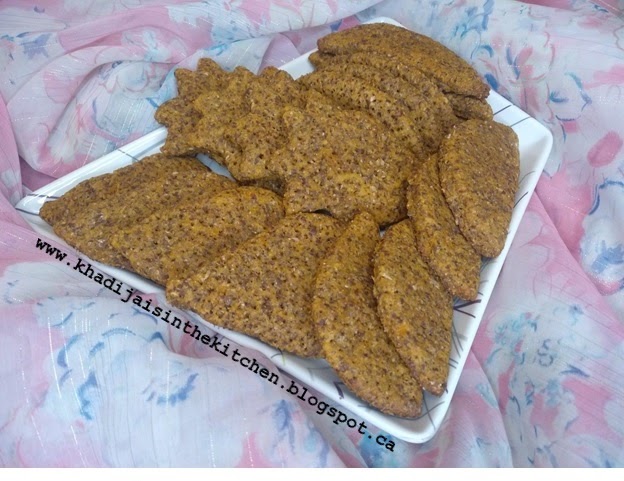 BISCUITS À LA PATATE DOUCE ET À L’AIL / SWEET POTATO AND GARLIC COOKIES / GALLETAS DE BONIATO Y AJO / بيسكوي البطاطا الحلوة والثوم