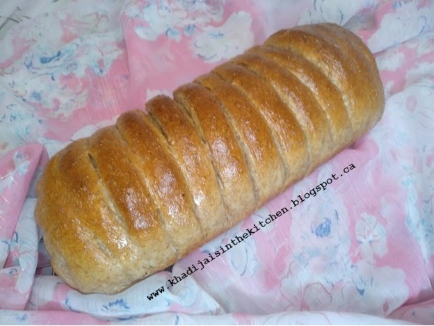 PAIN MOELLEUX À LA FARINE DE BLÉ ENTIER  / SOFT WHOLE WHEAT BREAD / PAN BLANDO DE HARINA INTEGRAL  / خبز رطب بدقيق القمح الكامل
