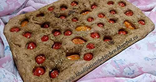 FOCCACIA À LA FARINE DE BLÉ COMPLET / WHOLE WHEAT FOCCACIA / FOCCACIA DE HARINA INTEGRAL / فوكاشيا دقيق القمح الكامل