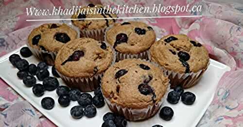 PETITS GÂTEAUX AUX BLEUETS ET AUX DATTES / BLUEBERRY DATES MUFFINS / MAGDALENAS DE ARÁNDANOS Y DÁTILES / مافن التوت الأزرق و التمر