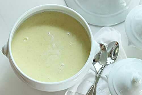 Aïgo bouïdo (French Garlic Soup) 3 Soups Under 1 Hour