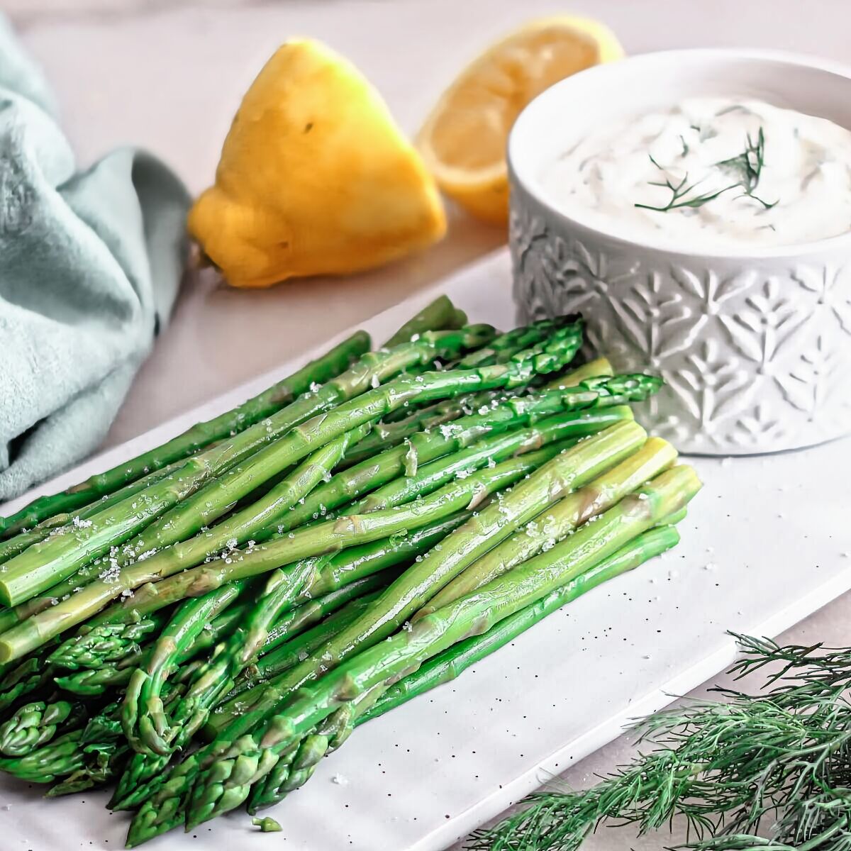 Chilled Asparagus With Dip