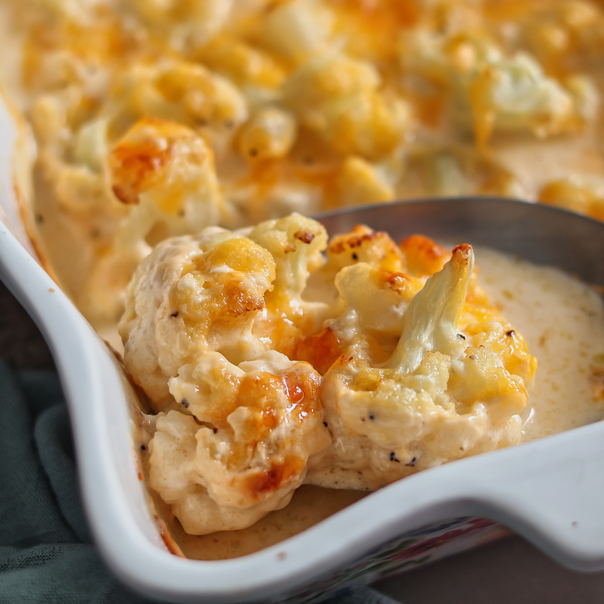Baked Cauliflower in Cheese Sauce