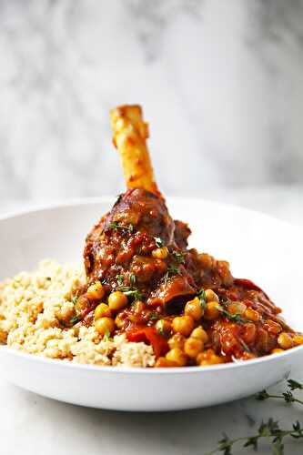 Lamb shanks with chickpeas, tomatoes and thyme