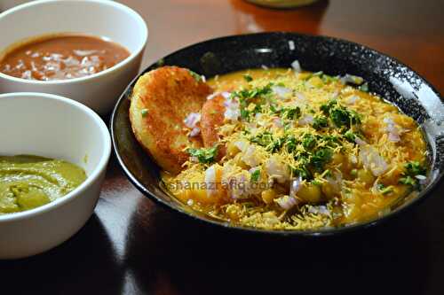 Ragda Pattice | Potato Cutlet & Pea Curry Chat