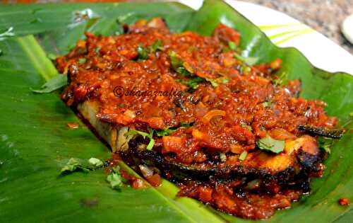 Meen Pullichattu ~ Fish cooked in Banana leaves