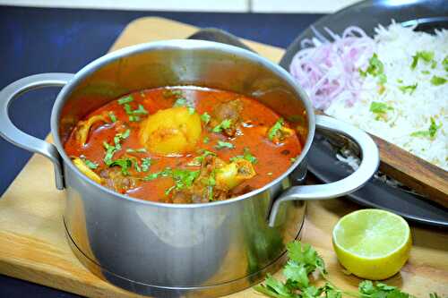 Aloo Gosht | Indian Style Mutton & Potato Curry
