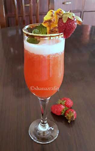 Minty Strawberry & Pineapple Smoothie