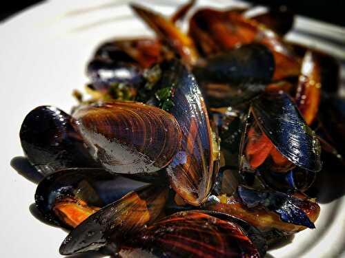 Smokey Sweet BBQ Mussels with Frites