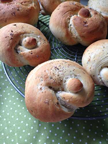 Garlic and Herb Knots