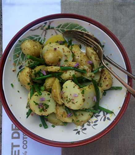 Mustardy potato and green bean salad