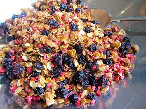 Very berry granola