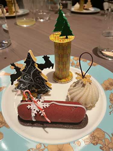 Tea at The Orchid Lounge, Pan Pacific, London