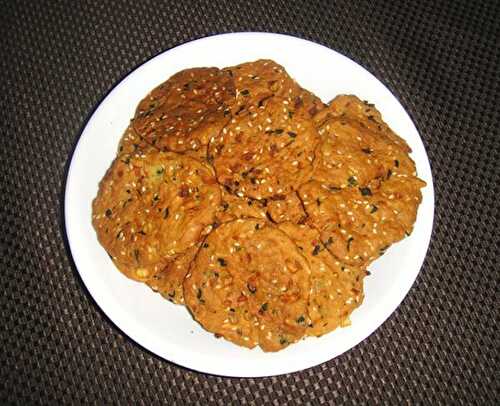 Baked Nipattu (Savoury Onion Crackers)