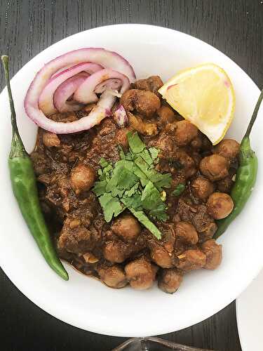 Chana Masala, Restaurant style