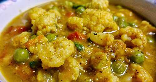 Cauliflower Pepper Gravy - Gobi Peas Pepper Gravy - North Indian Gravy -  Side dish for Chappathis, Rotis and Phulkas 