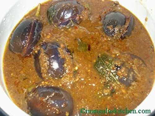 Hot Spicy Ennai kathirika Kaarakuzhambu - Brinjal Oil Kaarakozhambu - South Indian Lunch Recipes