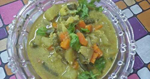 Karnataka Style Pudina Kurma | Green Kurma | Perfect Side dish for Rava Idli and Vegetable Pulao
