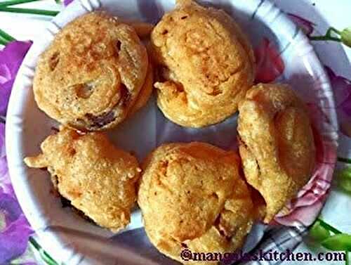 Vengaya Bajji Recipe | Crispy South Indian Onion Bajji | Tea-time Snacks