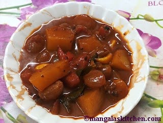 Urulai kilangu Kaarakuzhambu |  Spicy South Indian Potato Kaarakuzhambu | Lunch Recipe