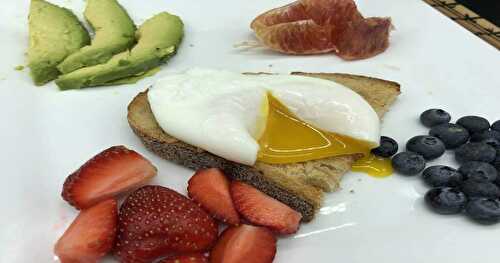 Make the Perfect Poached Egg by Using These Two Easy Tricks - Maplewood Road