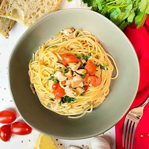 Spaghetti with Canned Clams and Fresh Tomato Sauce