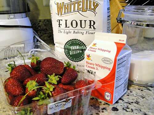 Four-ingredient scratch strawberry shortcakes – Marshmallows & Margaritas