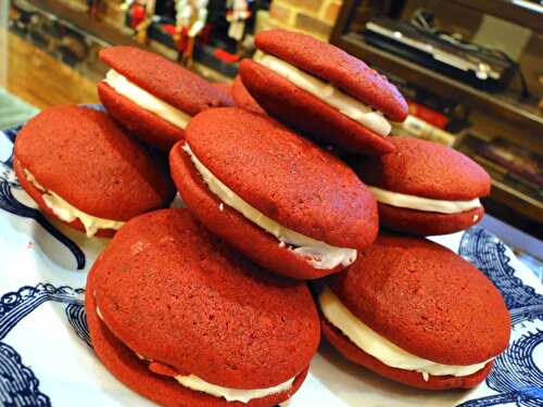 Red velvet whoopie pies – Marshmallows & Margaritas