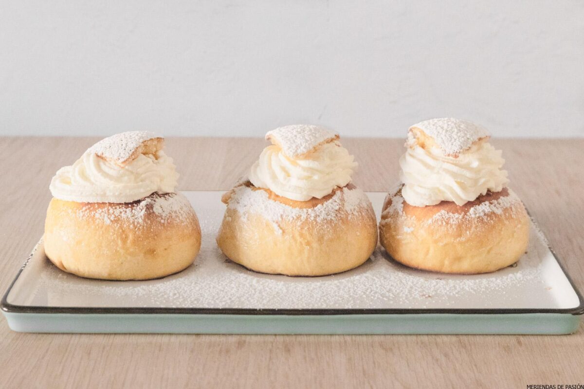 SWEDISH SEMLOR BUNS
