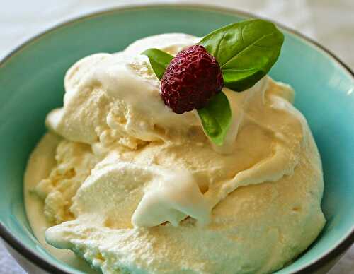Almond & Pistachio Ice Cream