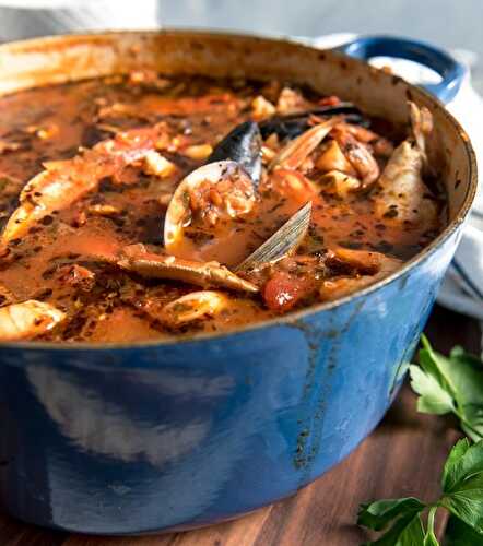Classic Cioppino Seafood Stew